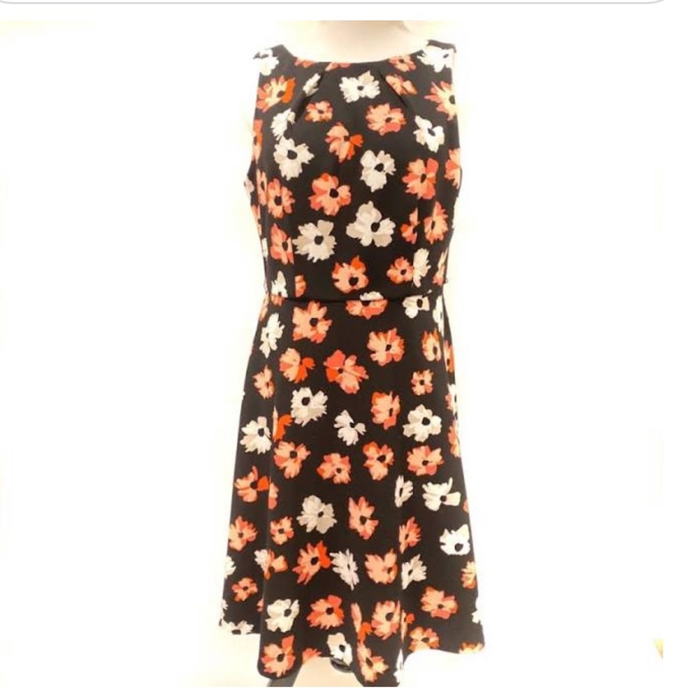 BRAND NEW Elle fit & flare dress with daisy print